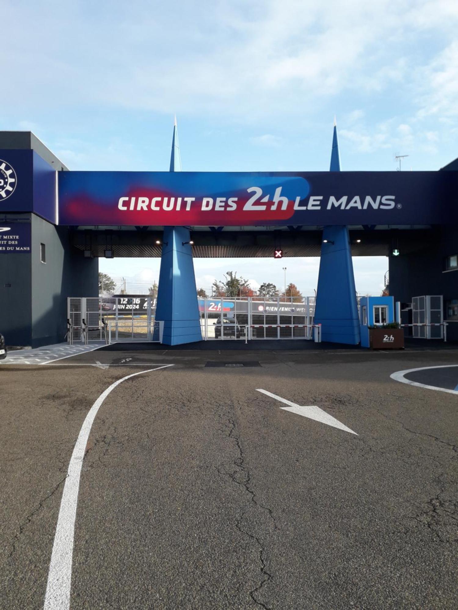 Proximite Circuit 24 Heures Льо Ман Екстериор снимка
